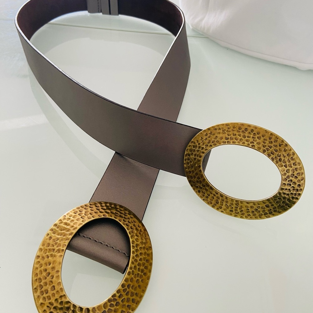 Chico’s Silver Leather Hammered Brass Oval Belt New